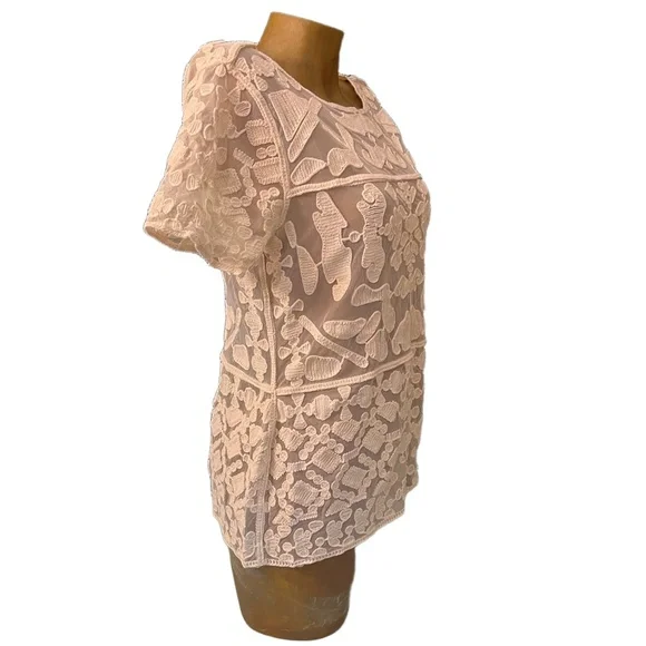 EUC (Ultra Pink) Lace Top XS - Picture 6 of 7